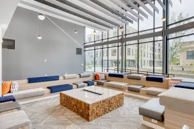 Image de Prime Brighton 1br w\/ W\/D, Gym, near T, Shops + Dining, by Blueground