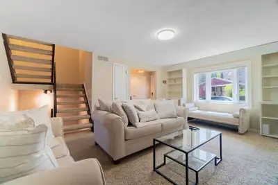 Image de Cozy Suburban Home / Quiet Neighborhood