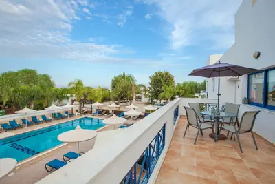 Image de One Bedroom Apartment - Flouressia Gardens