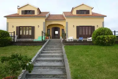 Image de APARTMENT1st floor of 1 casa. Total/independente. Jardim. Praia 10 min.