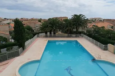 Image de Studio Économique avec Piscine, Terrasse et Parking à Valras-Plage, à 500m de la Plage