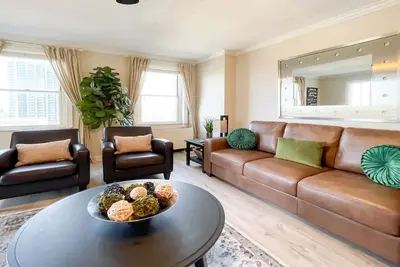 Image de StayATL | Peachtree Center Condo Dtown w Balcony