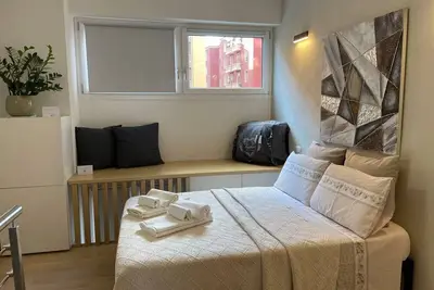 Image de The Night Jasmine Modern Studio!