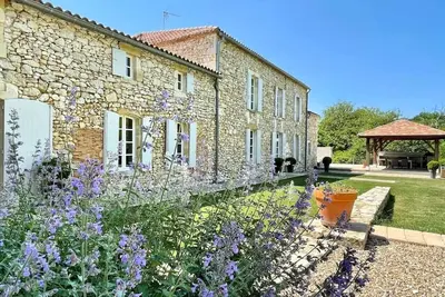 Image de Sw France luxury 4 bedroom villa with pool