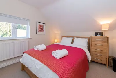 Image de Pass the Keys | 41c Bath Road Modern Renovated Peaceful House with Garden