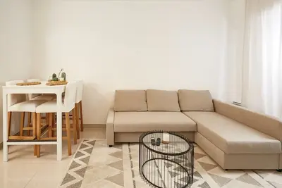 Image de 1bdr Haneviim Street Brand New