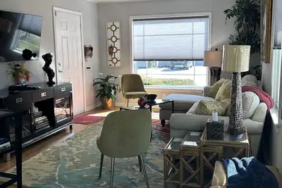 Image de Centrally Located Family and Pet-Friendly Brookside/Gathering Place Home