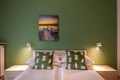 Image de Renovated flat, Aircon, lake view, double shower