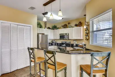 Image de Spc 9203 - Beautiful Upstairs 2 Br w/partial Gulf views and short walk to beach