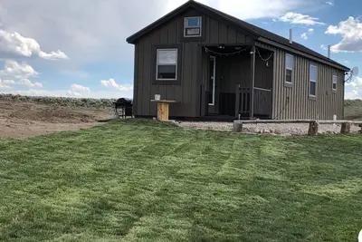 Image de Wind River Tiny Home ~ Adventures await Yellowstone Tetons Fly Fishing