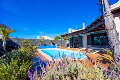 Image de Contemporary Villa with Heated Pool, private garden, roof terrace with sea views