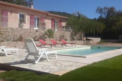 Image de Dans le Var location d'une Villa avec piscine Ă la Roquebrussanne Juillet/Aout