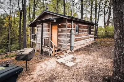 Image de Cozy tiny cabin, hot tub/mtn. view!
