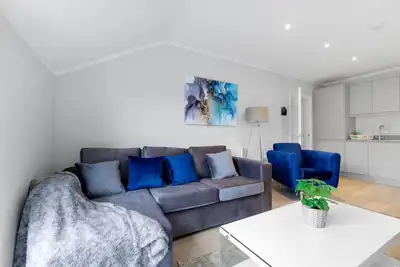 Image de 2 Bedroom Penthouse with parking High Wycombe Apt. 04