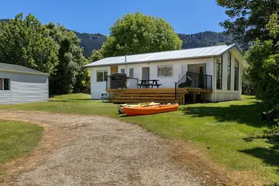 Image de Cobham Crib - Anakiwa Holiday Home