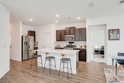 Image de Entire House, 5 Min To Airport