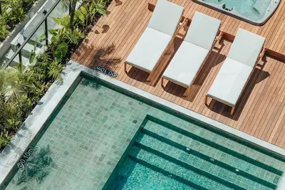 Image de 2 bedroom, 300mb, balcony, luxury flat, wake 515!