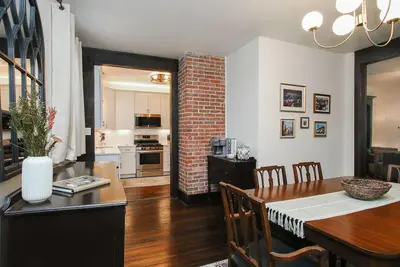 Image de Pgh City Home - Lovely 3 Br, 1. 5 Ba, Sleeps 7+ w/ Ultra Suited Location