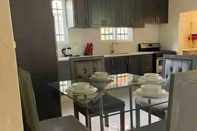 Image de Lovely 3 Bedroom apartment close to the Monument.