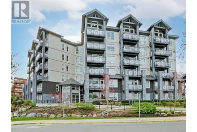 Image de 2 bedroom condo & rooftop patio