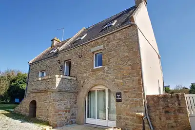 Image de Erdeven ancienne grange rénovée (6-8 pers) 500 M des plages avec jardin