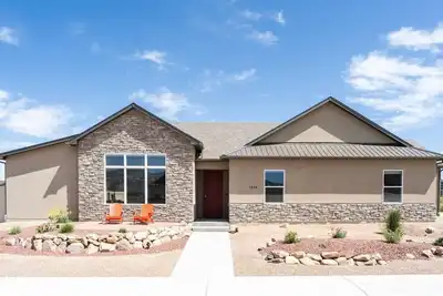 Image de Fruitas Best:Sun-Filled Patio & Pet-Friendly Vibes