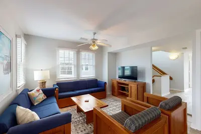 Image de Beachy townhouse with pool acces, washer/dryer, fast WiFi, Ac & ocean views