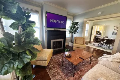 Image de Luxury Lenox Townhouse