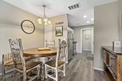 Image de 5miles Branson Strip, Table Rock & Dollar City. Thunder Ridge Arena is open