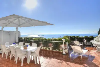 Image de Casa Bellacqua: An elegant and welcoming apartment which faces the sun and the sea, with Free Wi-Fi.