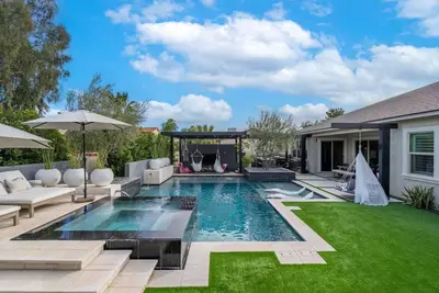 Image de Kyla's 34th · Phx Elegancy - Oasis - HeatedPool - Spa