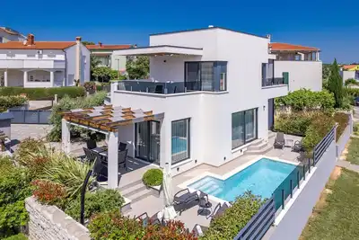 Image de Ferienhaus für 8 Gäste mit 140m² in Ližnjan