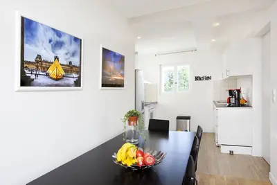 Image de Proche Paris - 9ch - 5 sdb - parking