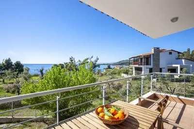 Image de Alterra Vita Homes: 2-bedroom Apartment with Bbq and great sea view