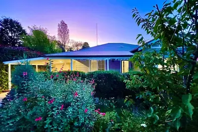 Image de Mimosa House - Elegant Villa, 4 Bedroom, 3 Bathroom, Bbq, Undercover Patio, Secluded Garden