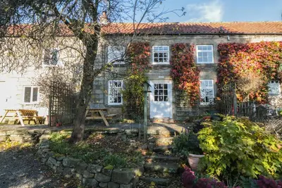 Image de The Cottage, pet friendly, with a garden in Pickering