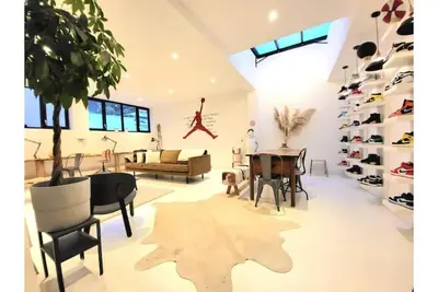 Loft célébrité blanche 18 personnes
