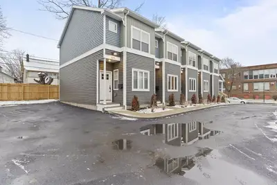 Image de Newly Renovated Home | 5 min to Roc Airport