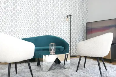 Image de T. i. f. f. a. n. y | modern 2 Br Ap with balcony