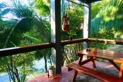 Image de Hillside- river front home @ RiverHill