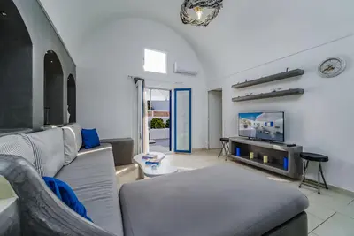 Image de Villa with private jaccuzi at the center of Fira Town