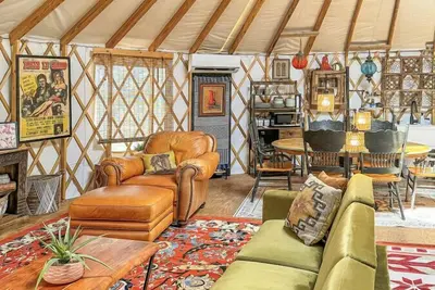 Image de Lofted & Heated Yurt in Big Bend @ Casa Estrella