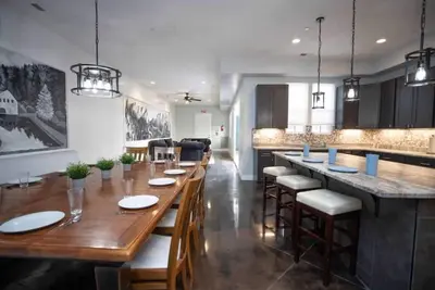 Image de Eagle View: Hot Tub, Pickleball, Community Splash Pad + Pool