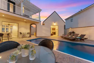 Image de Palazzo: Private Pool, Community Pickleball, Splash Pad + Pool