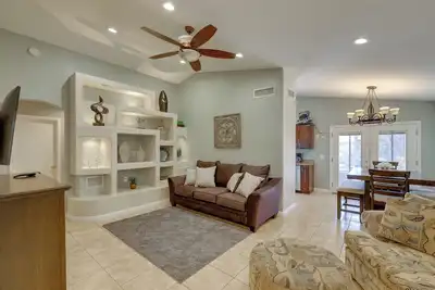 Image de Golf & Hike: Family Home w/ Patio in Glendale