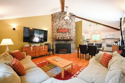 Image de Private Brookside Getaway