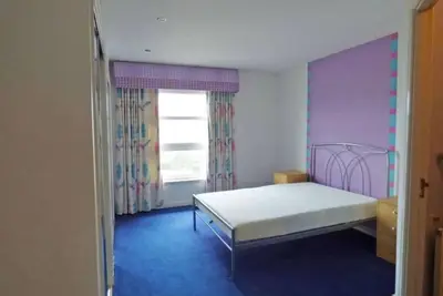 Image de Comfortable, self contained 2 double beds town apartment near Beach