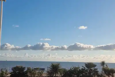 Image de Sea La Vie apartment on the beach front