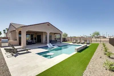 Image de Private Pool & Grill: Modern Goodyear Retreat