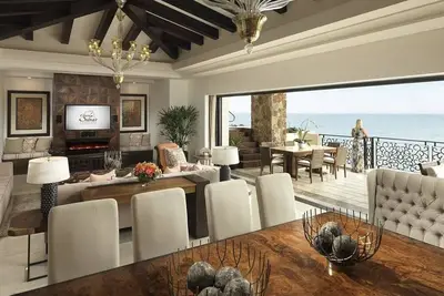 Image de Steps away from the beach! And from Los Cabos Arch